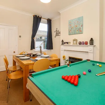 Stone's Throw Townhouse Semesterbostad York