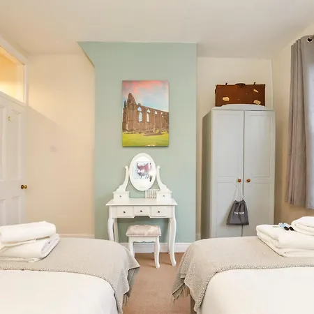 Stone's Throw Townhouse Semesterbostad York