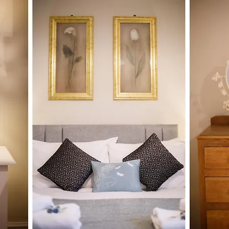 בית נופש Stone's Throw Townhouse