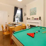 Stone's Throw Townhouse Tatil Evi York