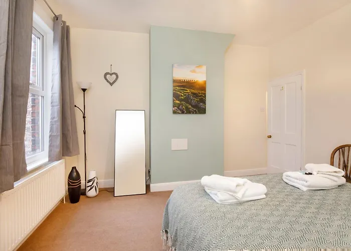 Stone's Throw Townhouse Semesterbostad *