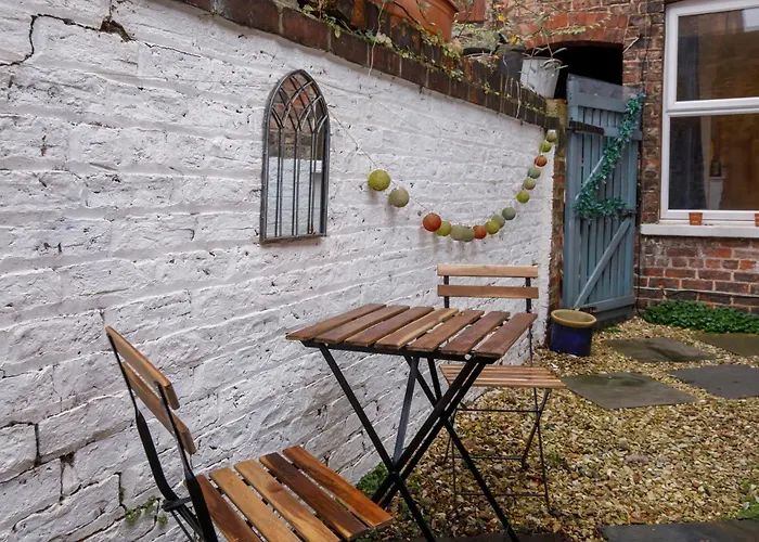 Stone's Throw Townhouse Semesterbostad *